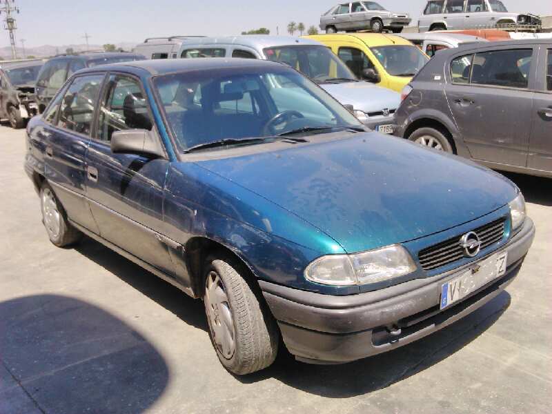 OPEL ASTRA F BERLINA 1995