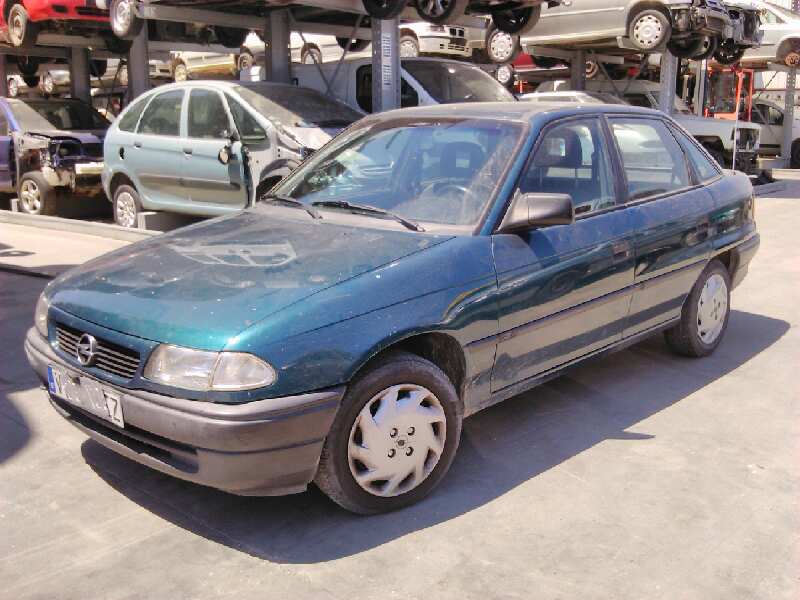 OPEL ASTRA F BERLINA 1995