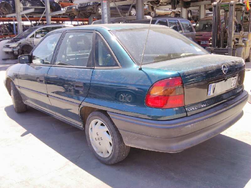 OPEL ASTRA F BERLINA 1995