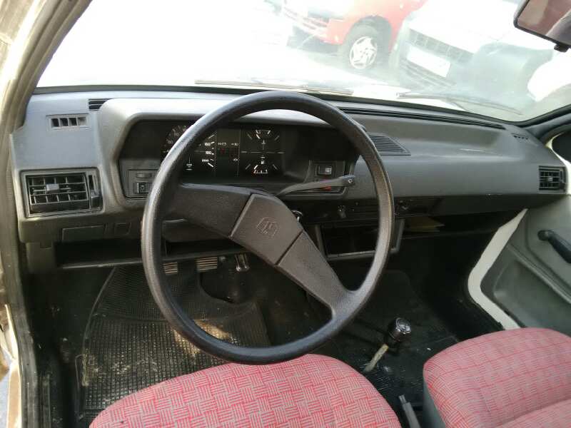 VOLKSWAGEN POLO (867/871/873) 1985