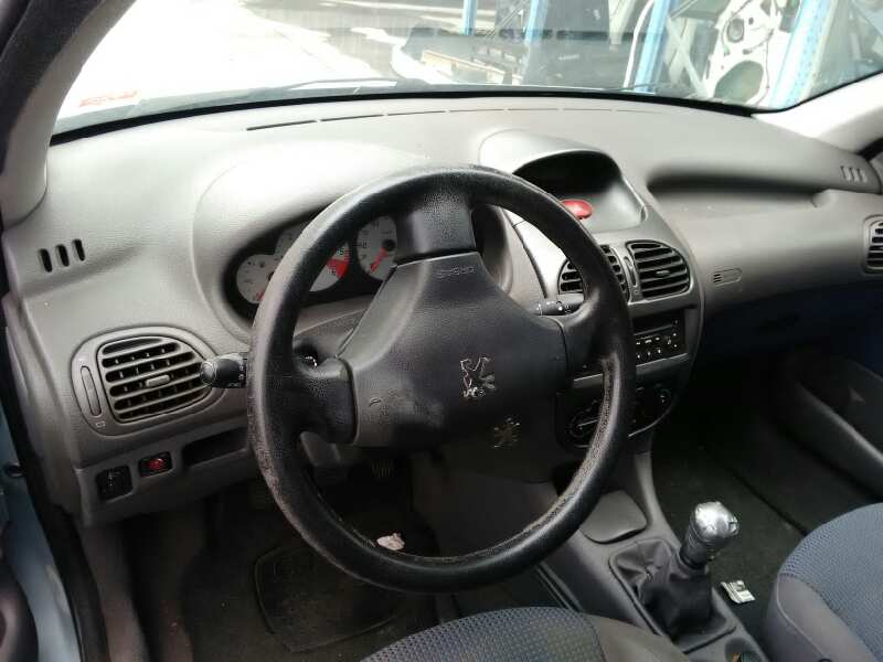 PEUGEOT 206 BERLINA 1998