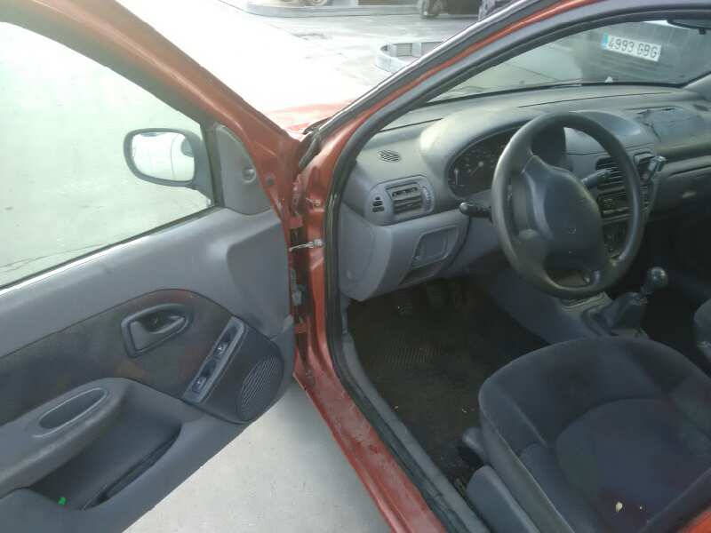 RENAULT CLIO II FASE I (B/CBO) 1998