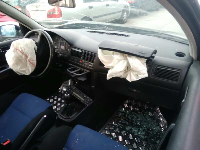 VOLKSWAGEN GOLF IV BERLINA (1J1) 2000
