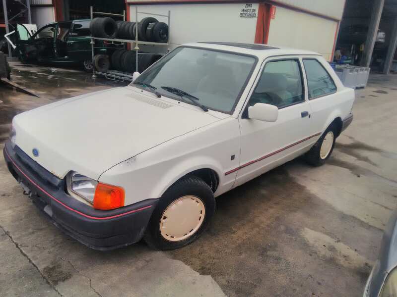 FORD ESCORT BERLINA 1987