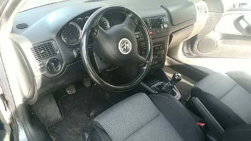 VOLKSWAGEN GOLF IV BERLINA (1J1) 2002