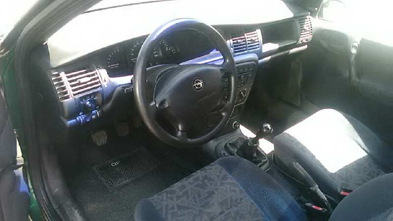 OPEL VECTRA B BERLINA 1995