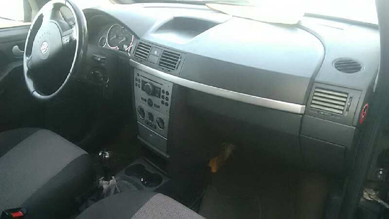 OPEL MERIVA 2004