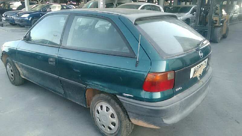 OPEL ASTRA F BERLINA 1995