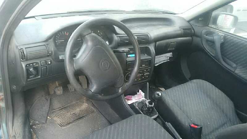 OPEL ASTRA F BERLINA 1995