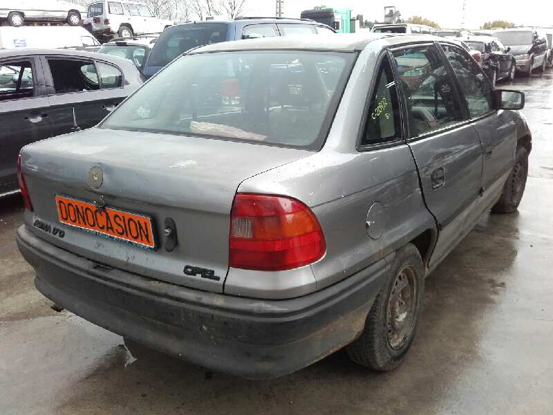 OPEL ASTRA F BERLINA 1992