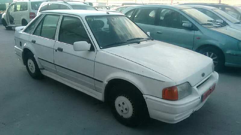 FORD ESCORT BERLINA 1986