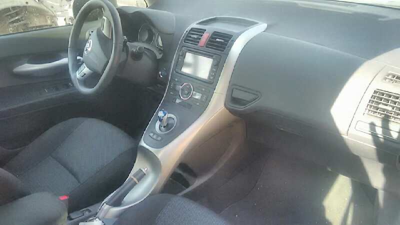 TOYOTA AURIS 2010
