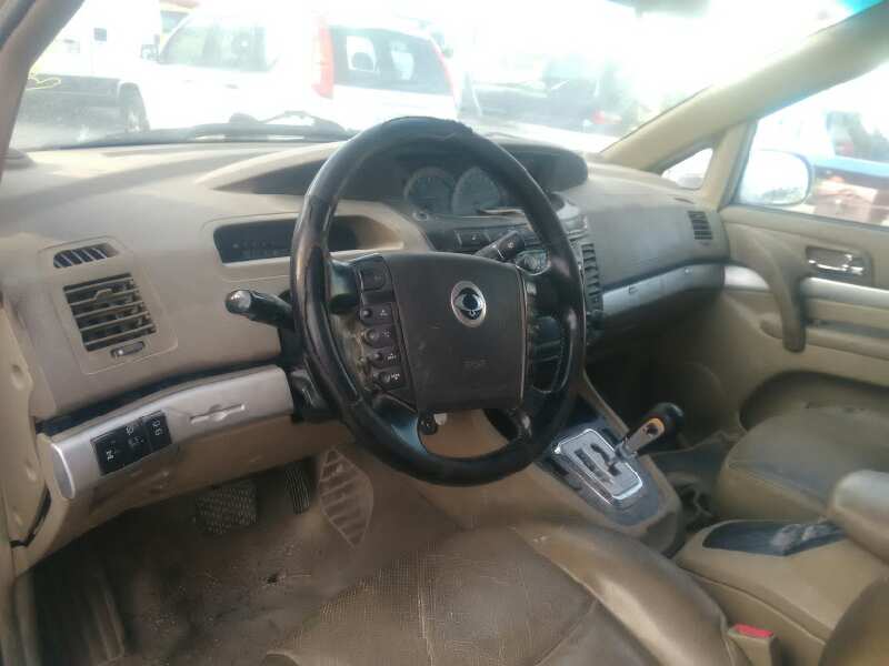 SSANGYONG RODIUS 2006