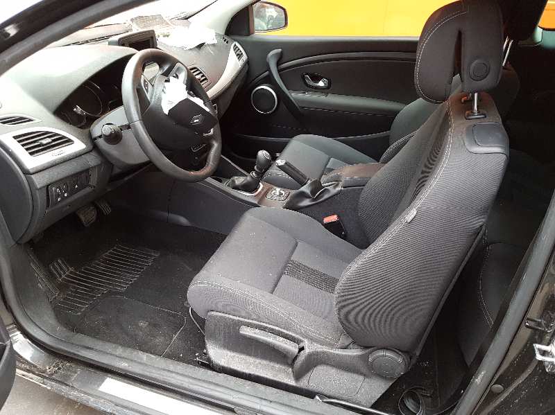 RENAULT MEGANE III COUPE 2010