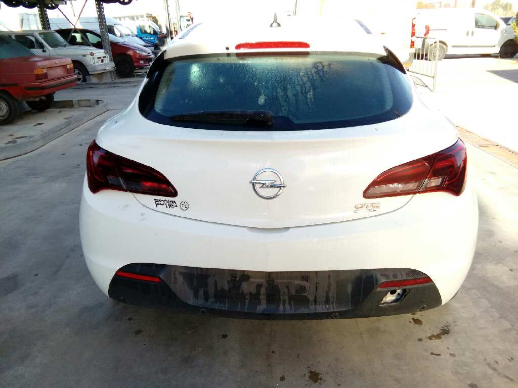 OPEL ASTRA J GTC 2011