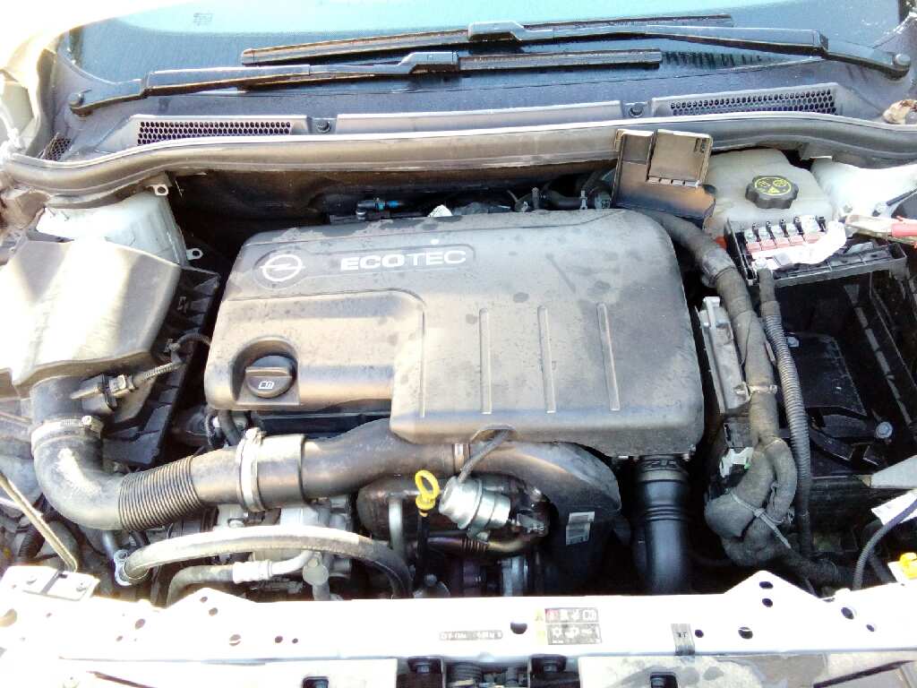 OPEL ASTRA J GTC 2011