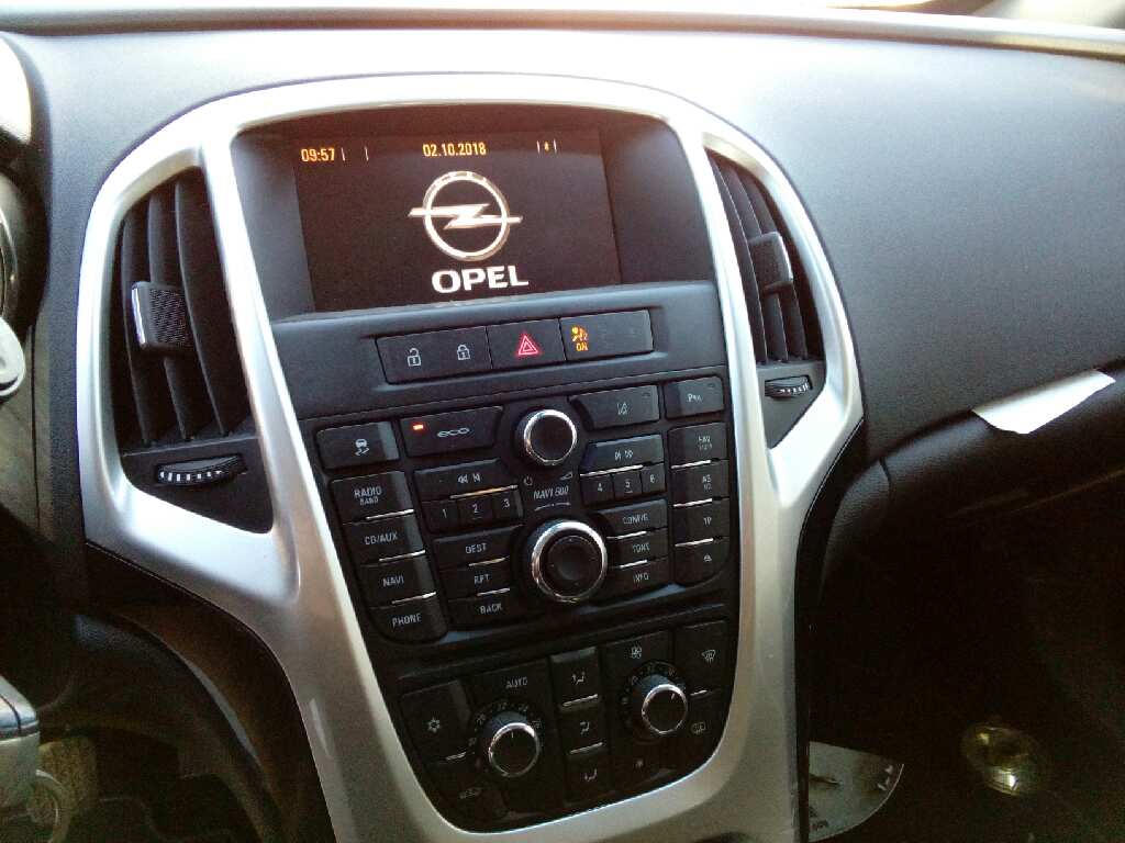 OPEL ASTRA J GTC 2011