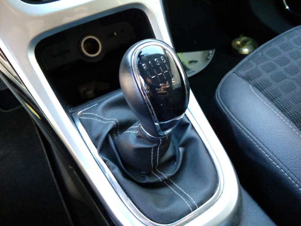 OPEL ASTRA J GTC 2011