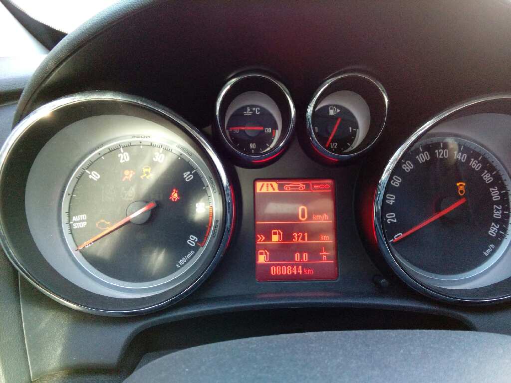 OPEL ASTRA J GTC 2011