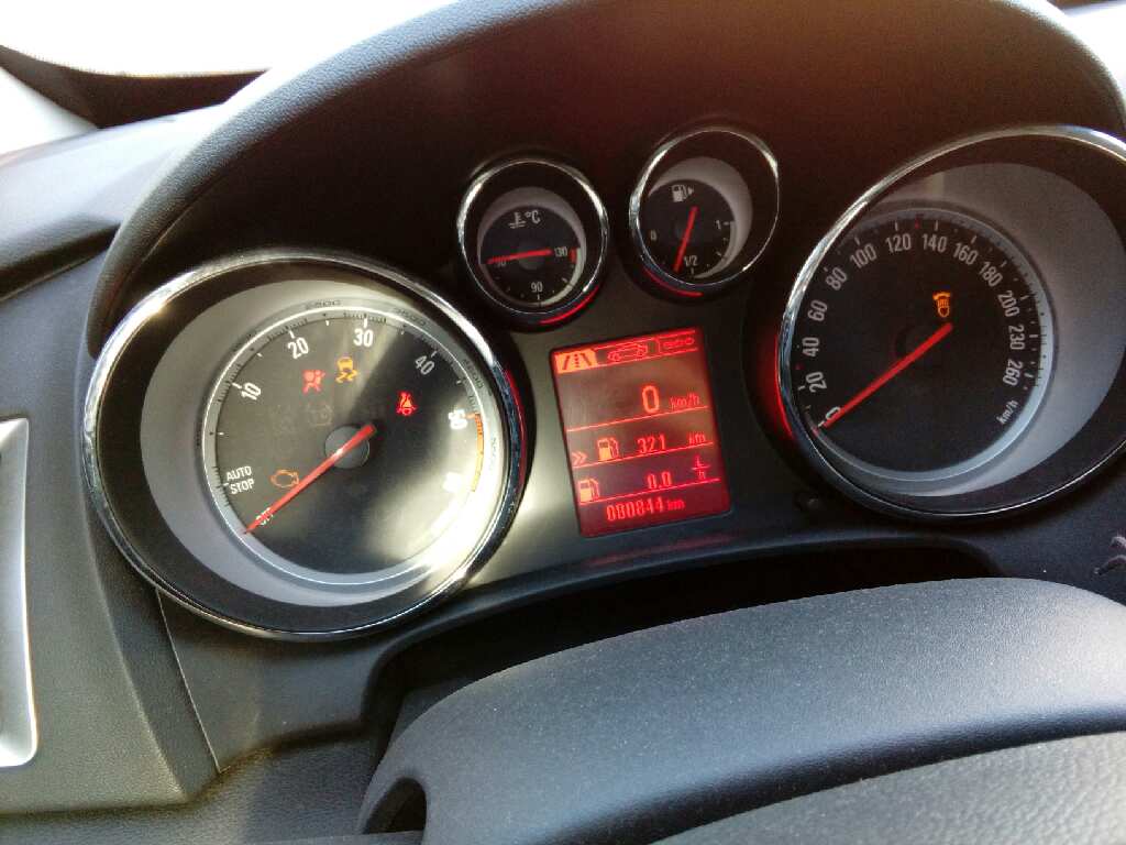 OPEL ASTRA J GTC 2011