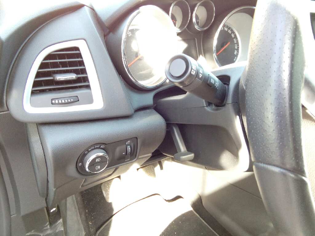 OPEL ASTRA J GTC 2011