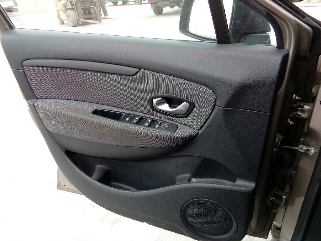 RENAULT SCENIC III 2009