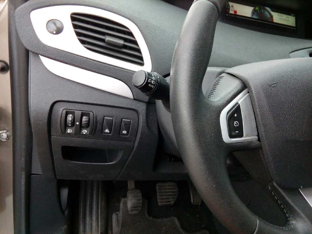 RENAULT SCENIC III 2009