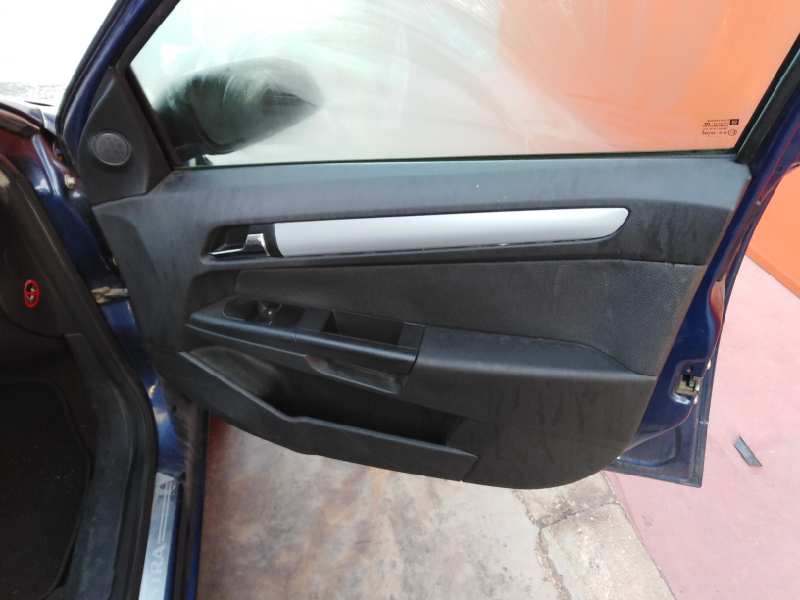OPEL ASTRA H BERLINA 2004