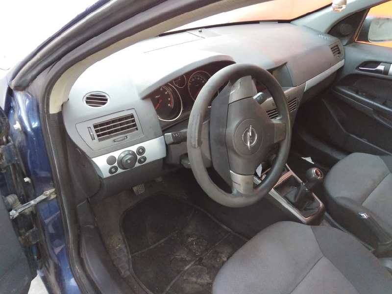 OPEL ASTRA H BERLINA 2004