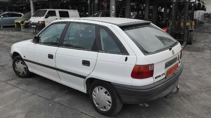 OPEL ASTRA F BERLINA 1992