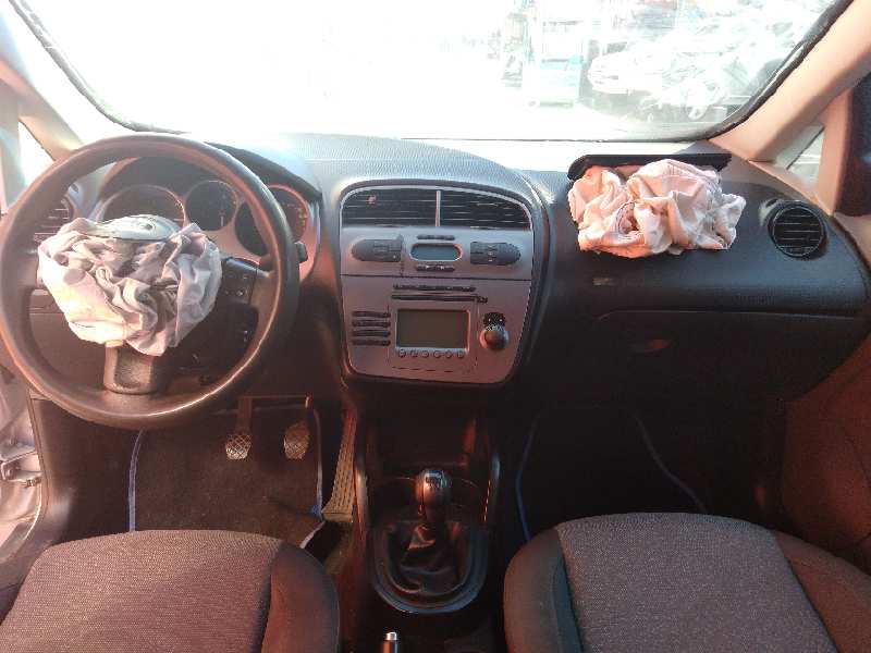CERRADURA PUERTA TRASERA DERECHA 