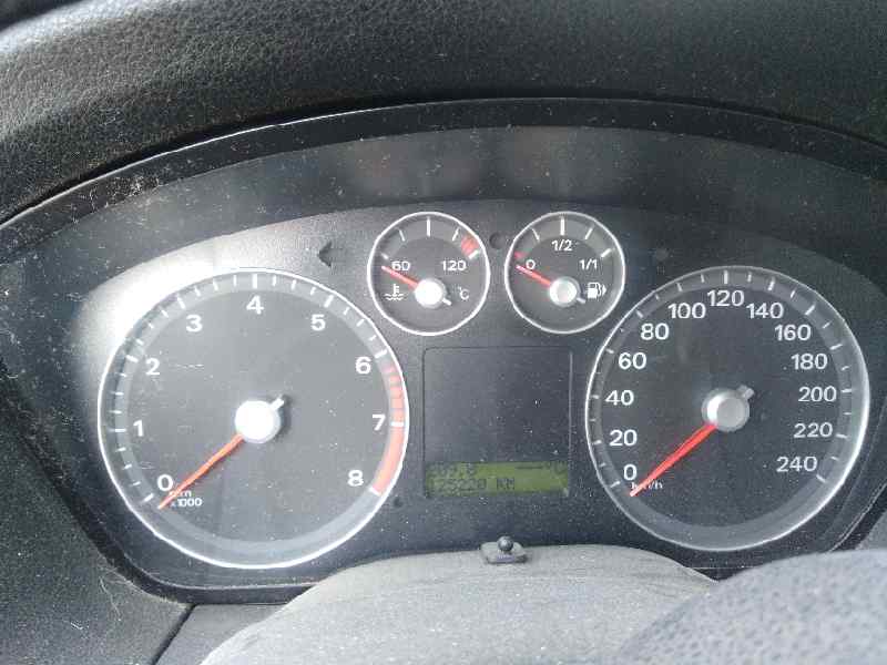 FORD FOCUS BERLINA (CAP) 2004