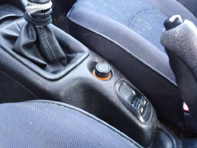 PEUGEOT 206 BERLINA 1998