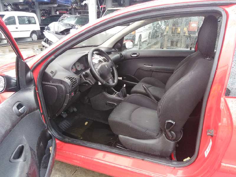 PEUGEOT 206 BERLINA 1998