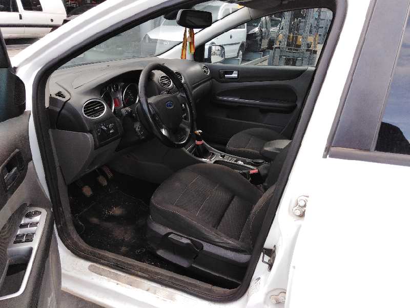 FORD FOCUS BERLINA (CAP) 2004