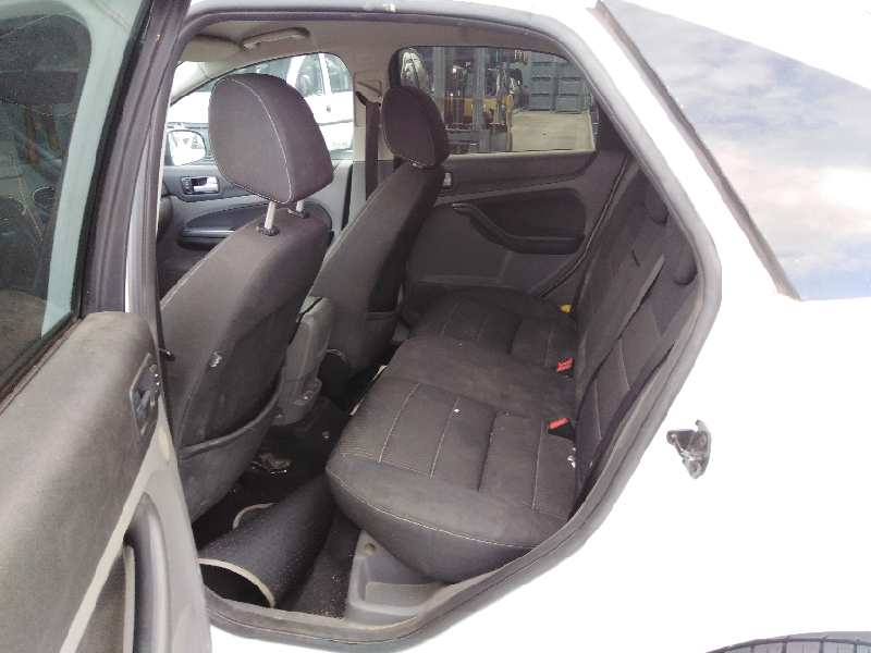 FORD FOCUS BERLINA (CAP) 2004