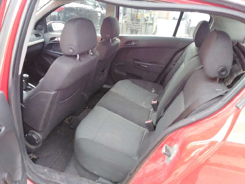 OPEL ASTRA H BERLINA 2004