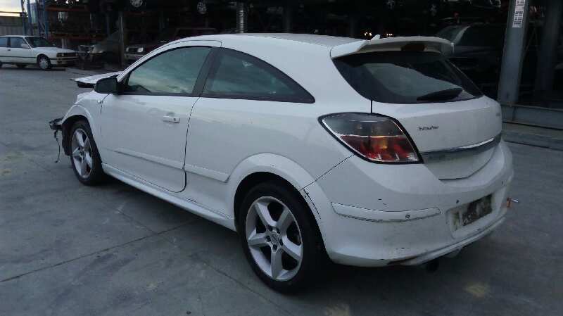 OPEL ASTRA GTC 2004