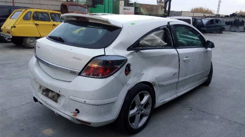 OPEL ASTRA GTC 2004