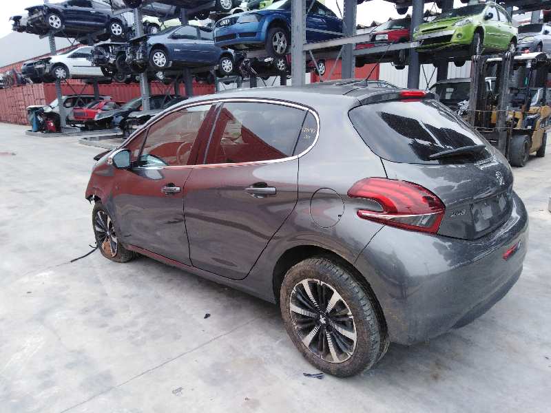 PEUGEOT 208 2012