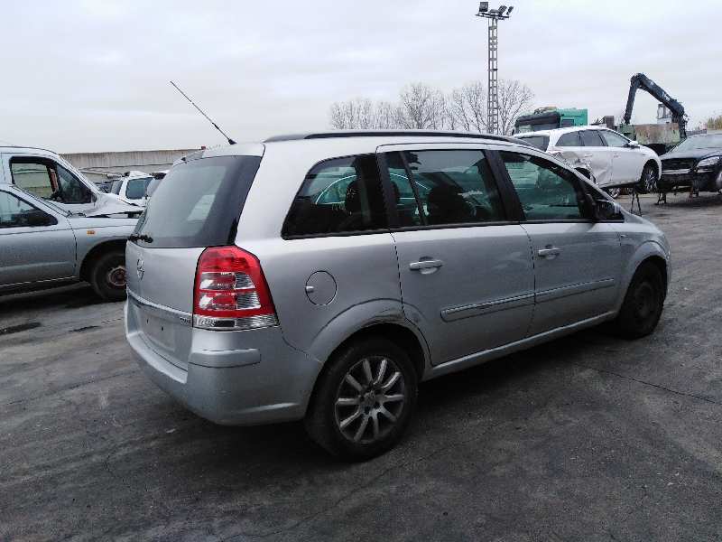 OPEL ZAFIRA B 2005