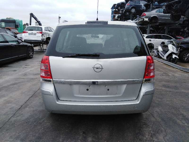 OPEL ZAFIRA B 2005