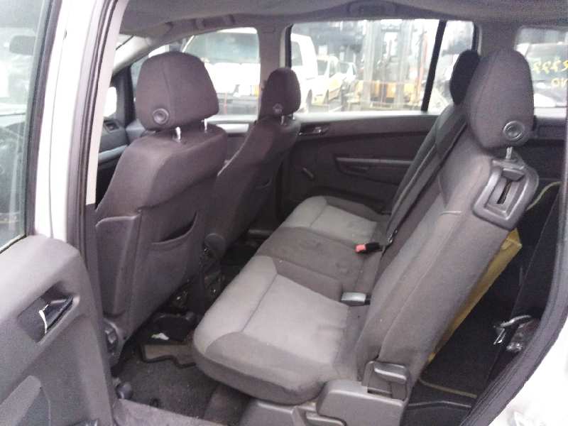 OPEL ZAFIRA B 2005