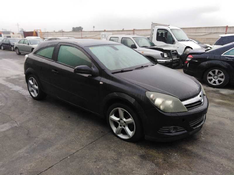 OPEL ASTRA GTC 2004