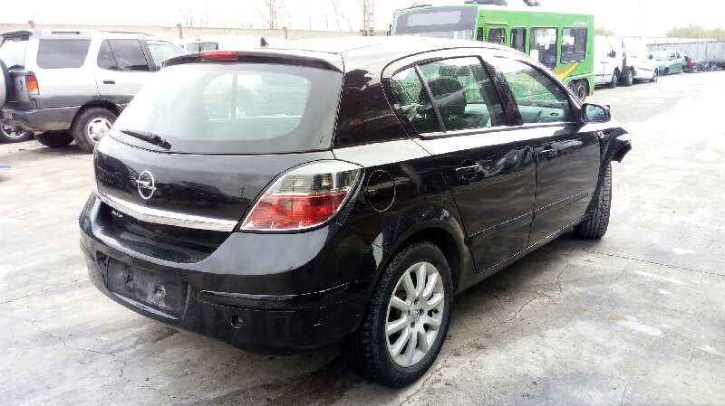 OPEL ASTRA H BERLINA 2004