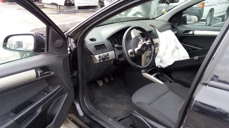 OPEL ASTRA H BERLINA 2004