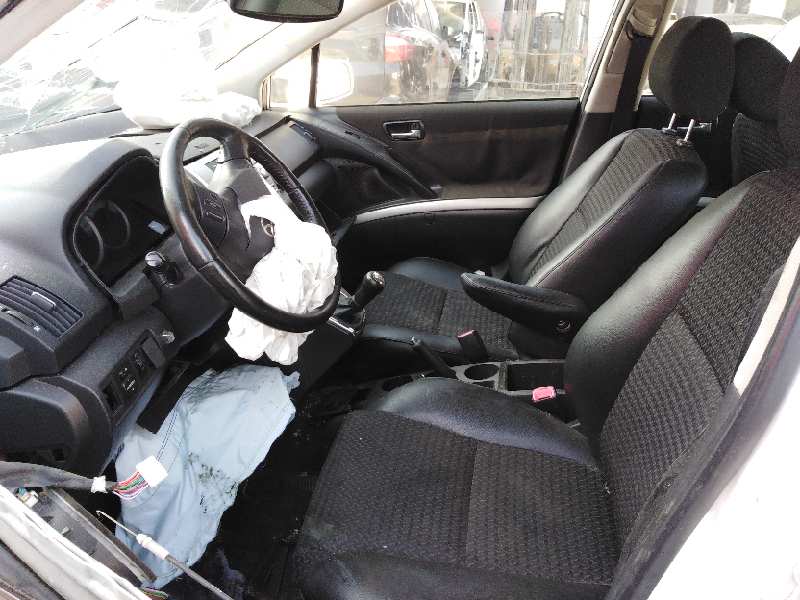 TOYOTA COROLLA VERSO (R1) 2004