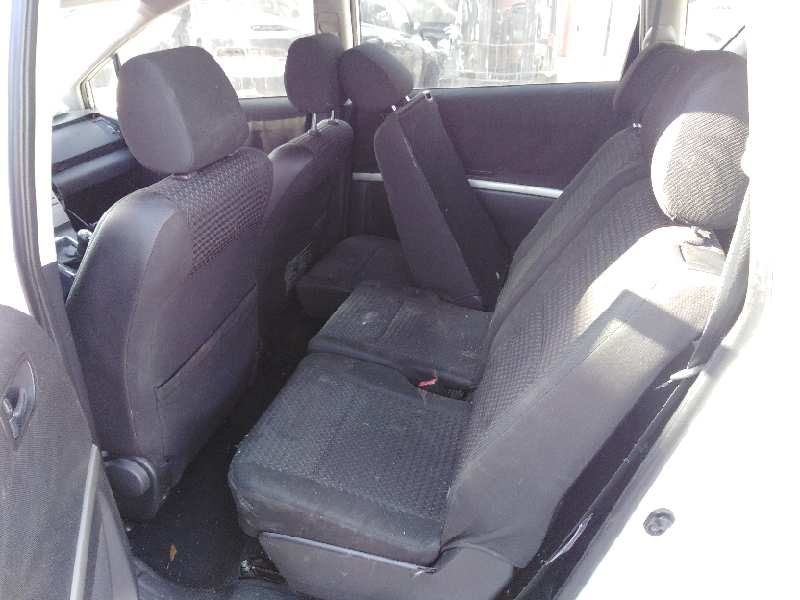 TOYOTA COROLLA VERSO (R1) 2004