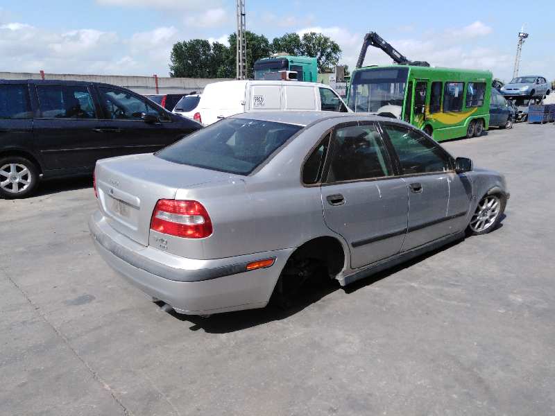 VOLVO S40 BERLINA 2000