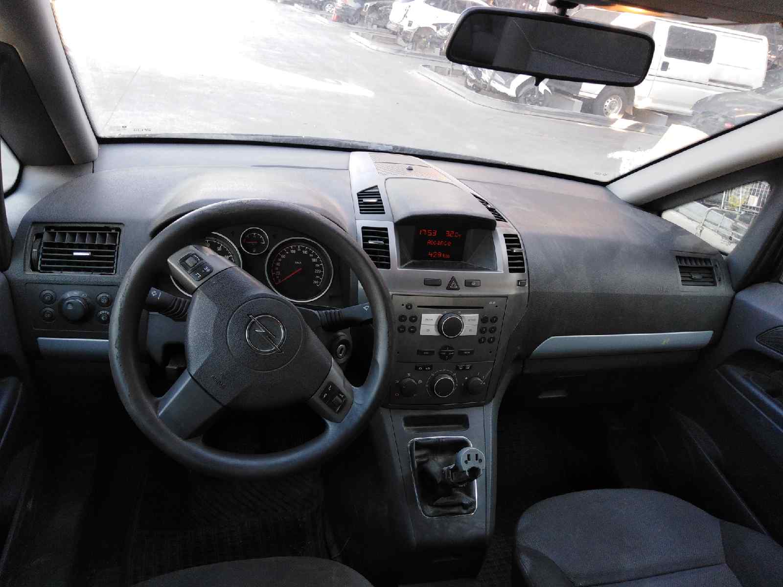 OPEL ZAFIRA B 2005